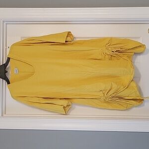 Funky yellow oversized shirt